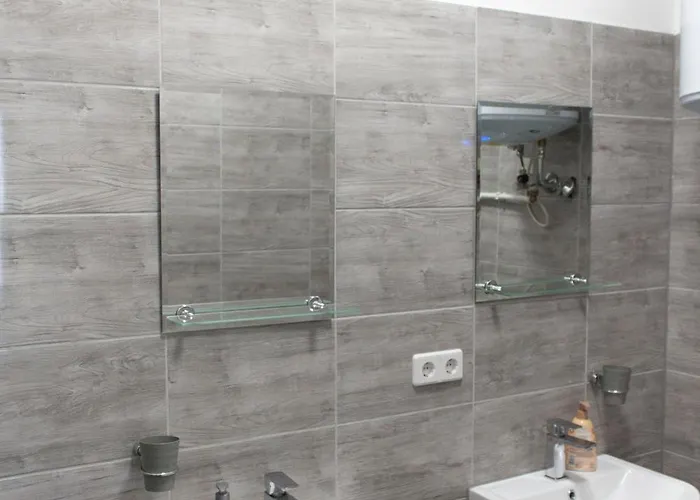 Edison 52 By Lorenc Berlino